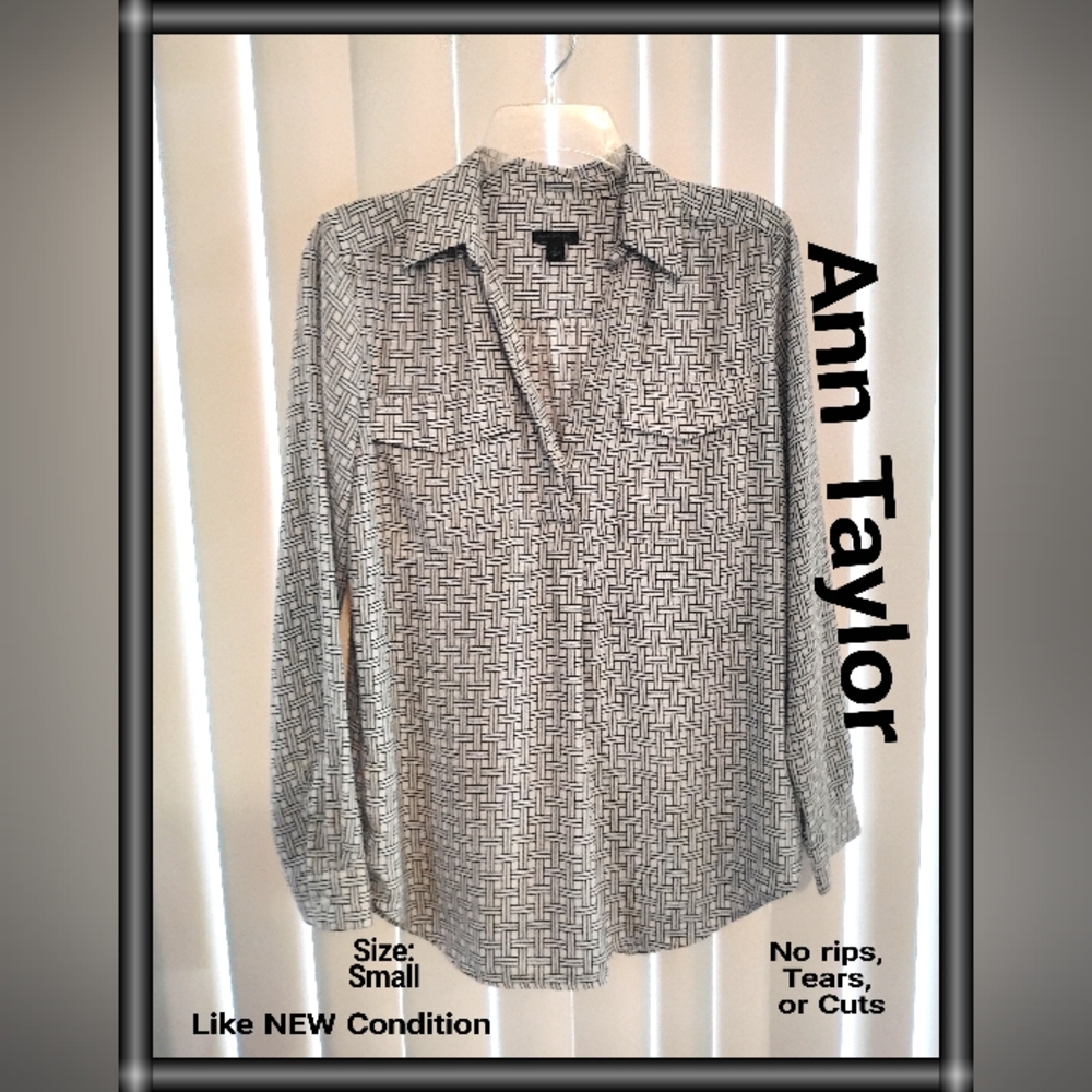 Ann Taylor lightweight long sleeve Cream and navy criss cross geometric pattern